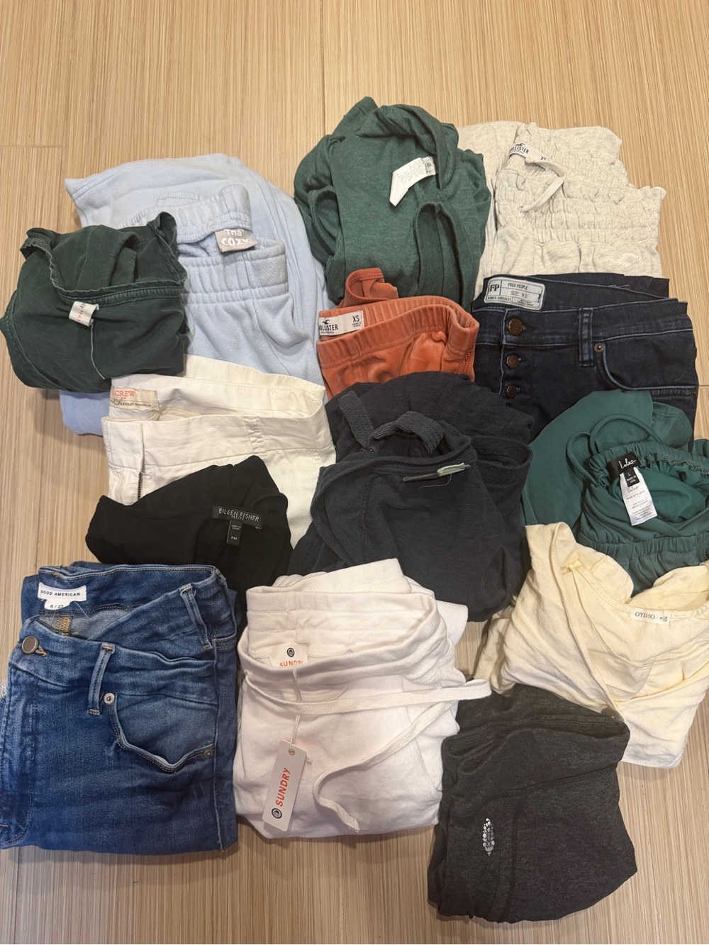 14 piece reseller bundle- tna, free people, daily practice, and more!